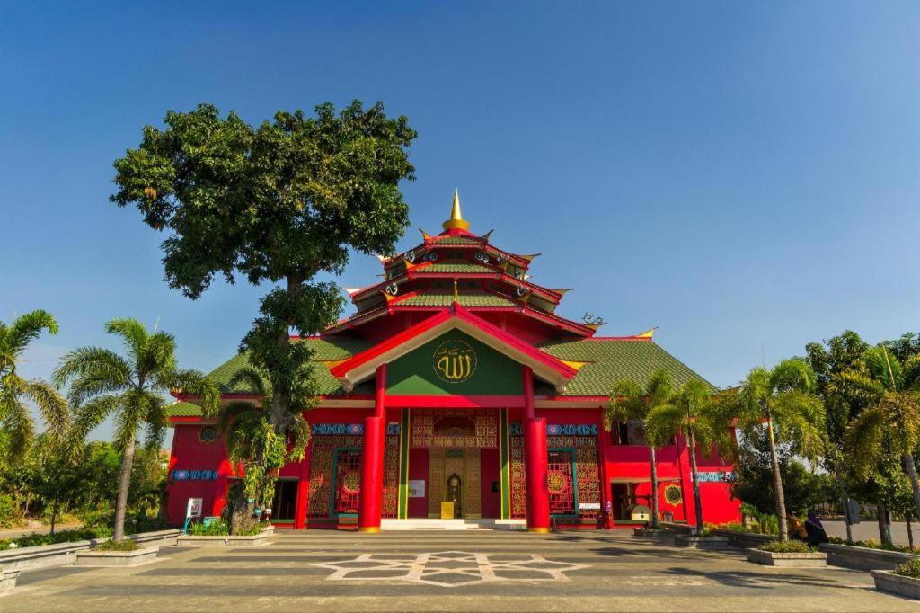 Life Puri Hotel Surabaya Gubeng Exterior foto