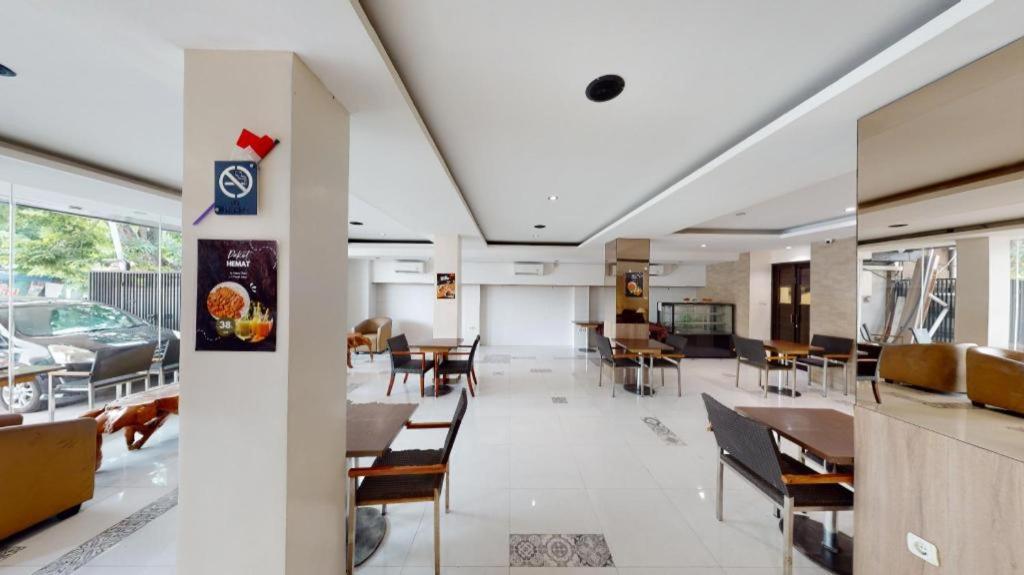 Life Puri Hotel Surabaya Gubeng Exterior foto