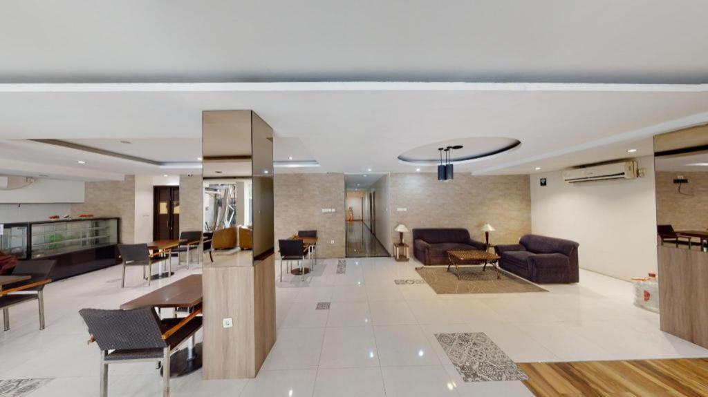 Life Puri Hotel Surabaya Gubeng Exterior foto