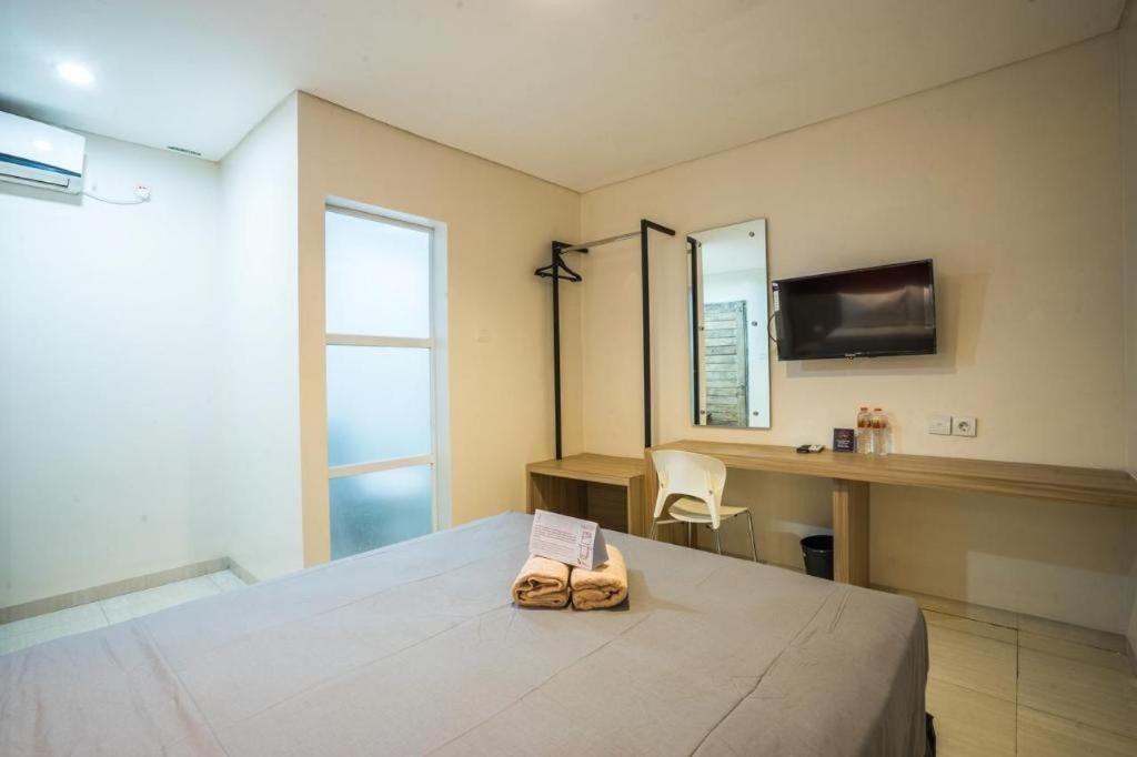 Life Puri Hotel Surabaya Gubeng Exterior foto