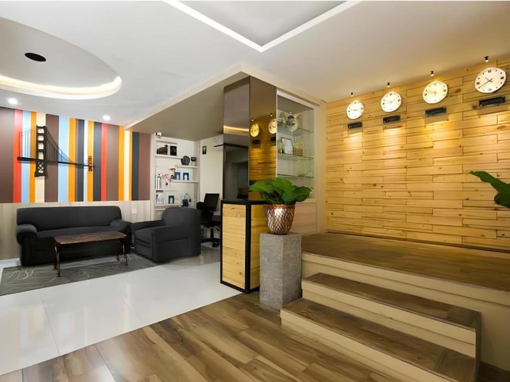 Life Puri Hotel Surabaya Gubeng Exterior foto