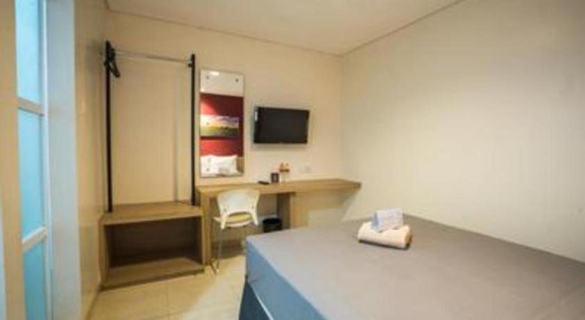 Life Puri Hotel Surabaya Gubeng Exterior foto