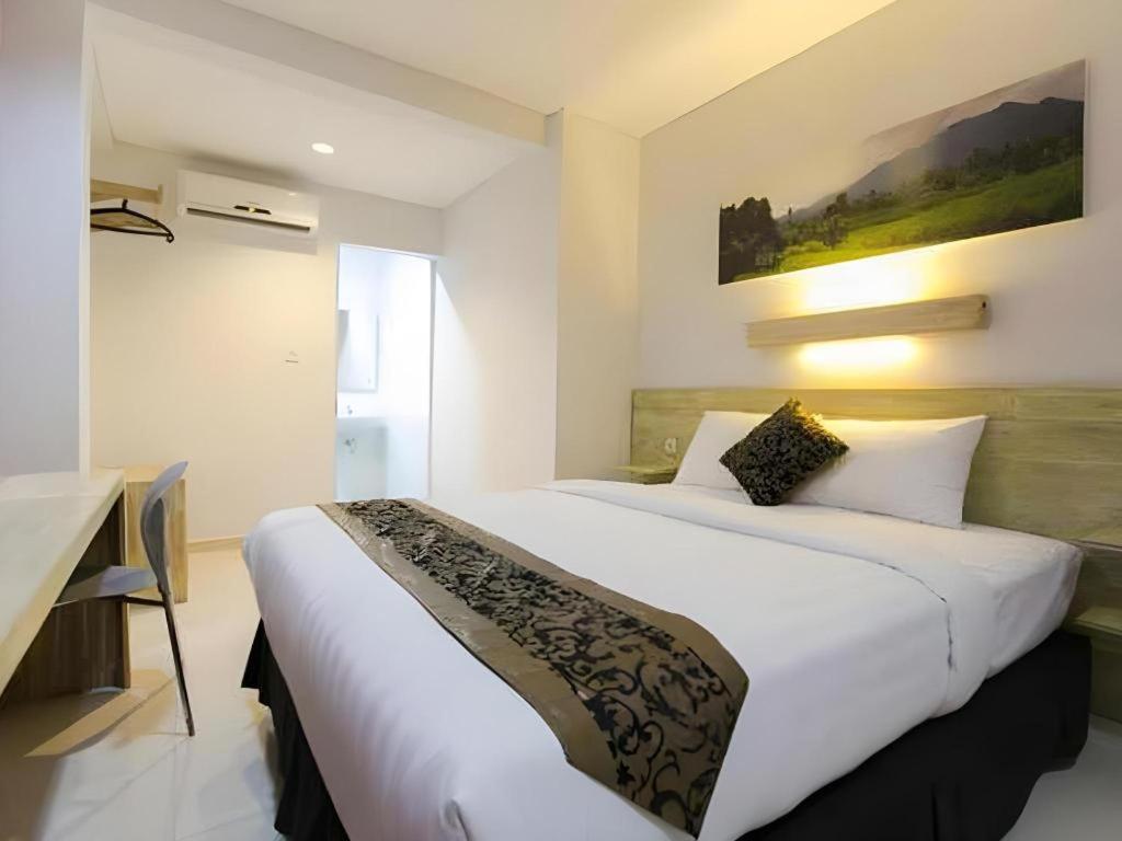 Life Puri Hotel Surabaya Gubeng Exterior foto