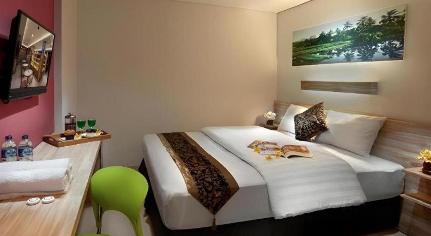 Life Puri Hotel Surabaya Gubeng Exterior foto